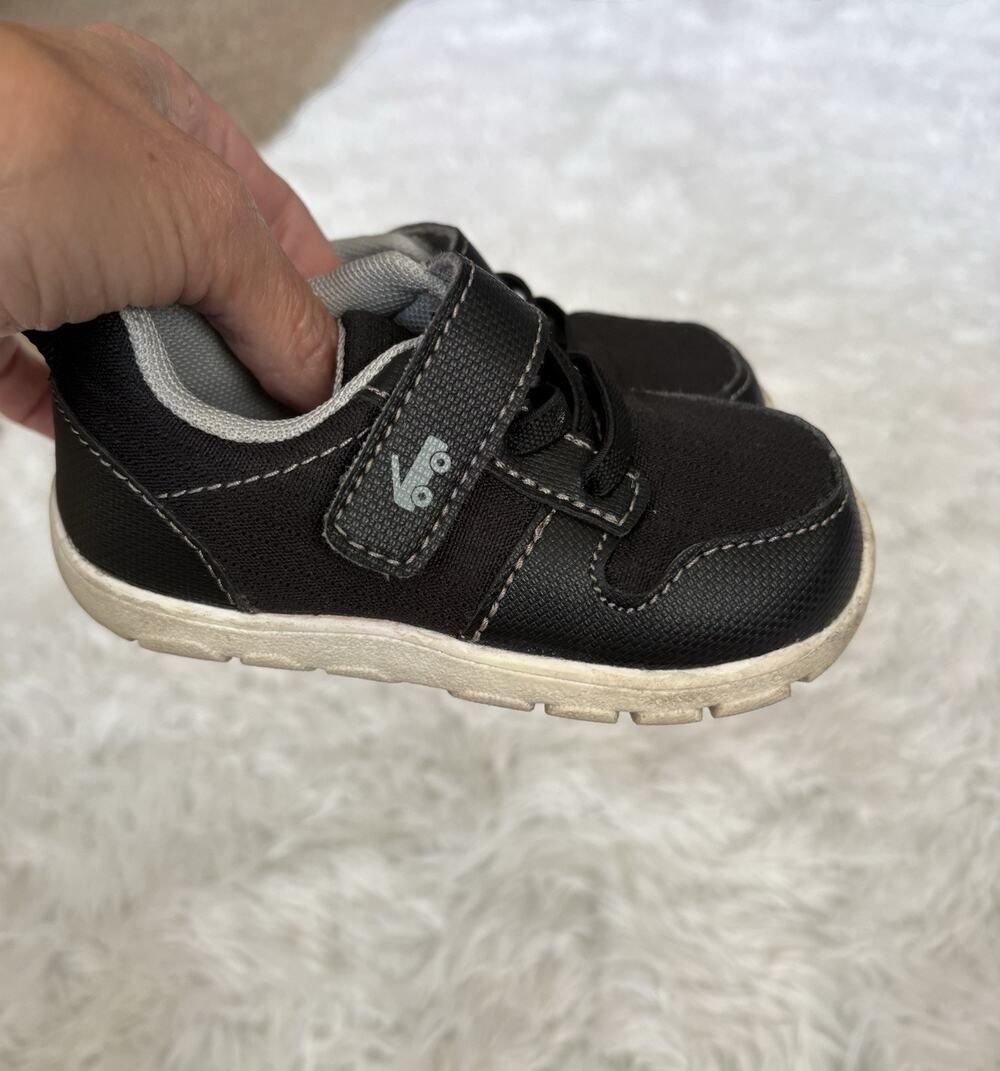 See Kai Run Toddler Sz. 6 Classic One Strap Closure Shoe. Great Pair & Cond